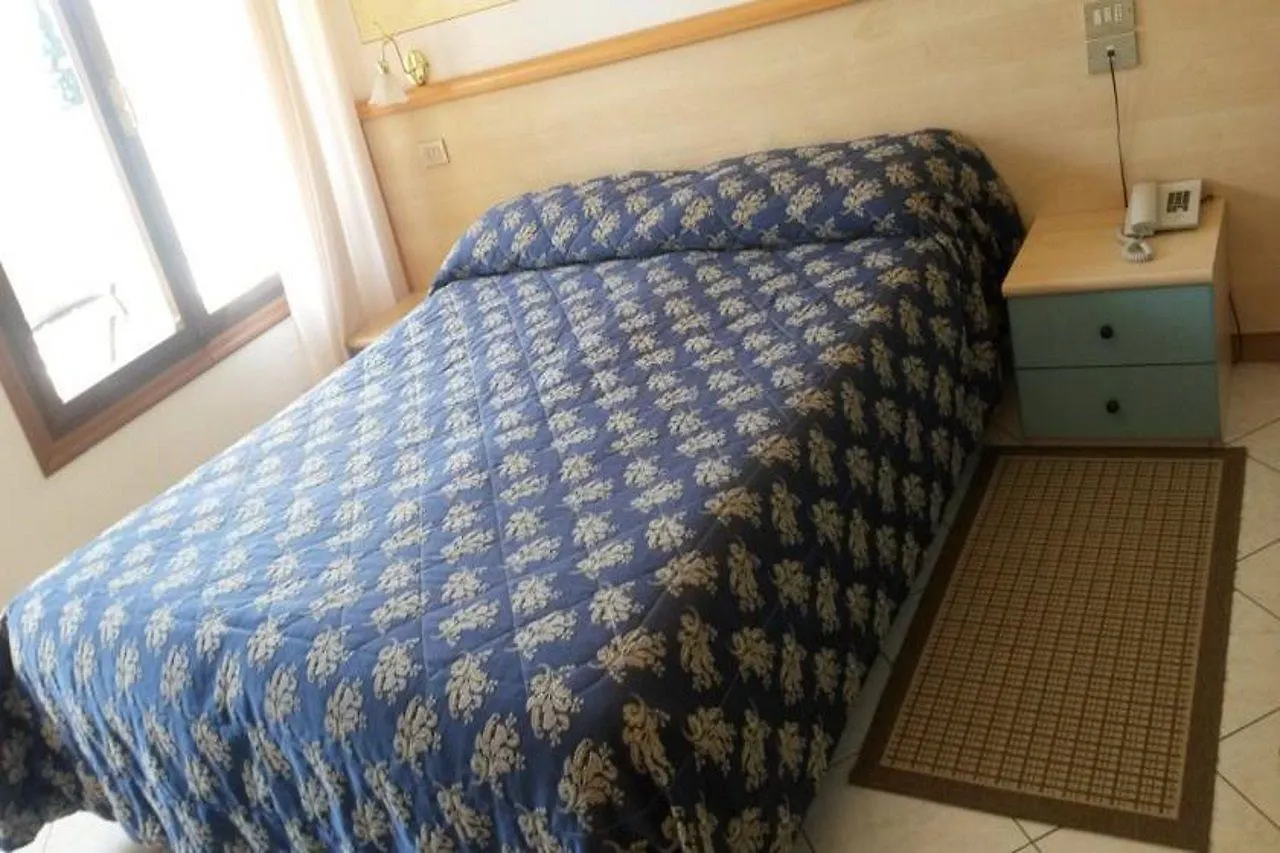 Hotel Villa Dirce Limone sul Garda 4*,  Olaszország