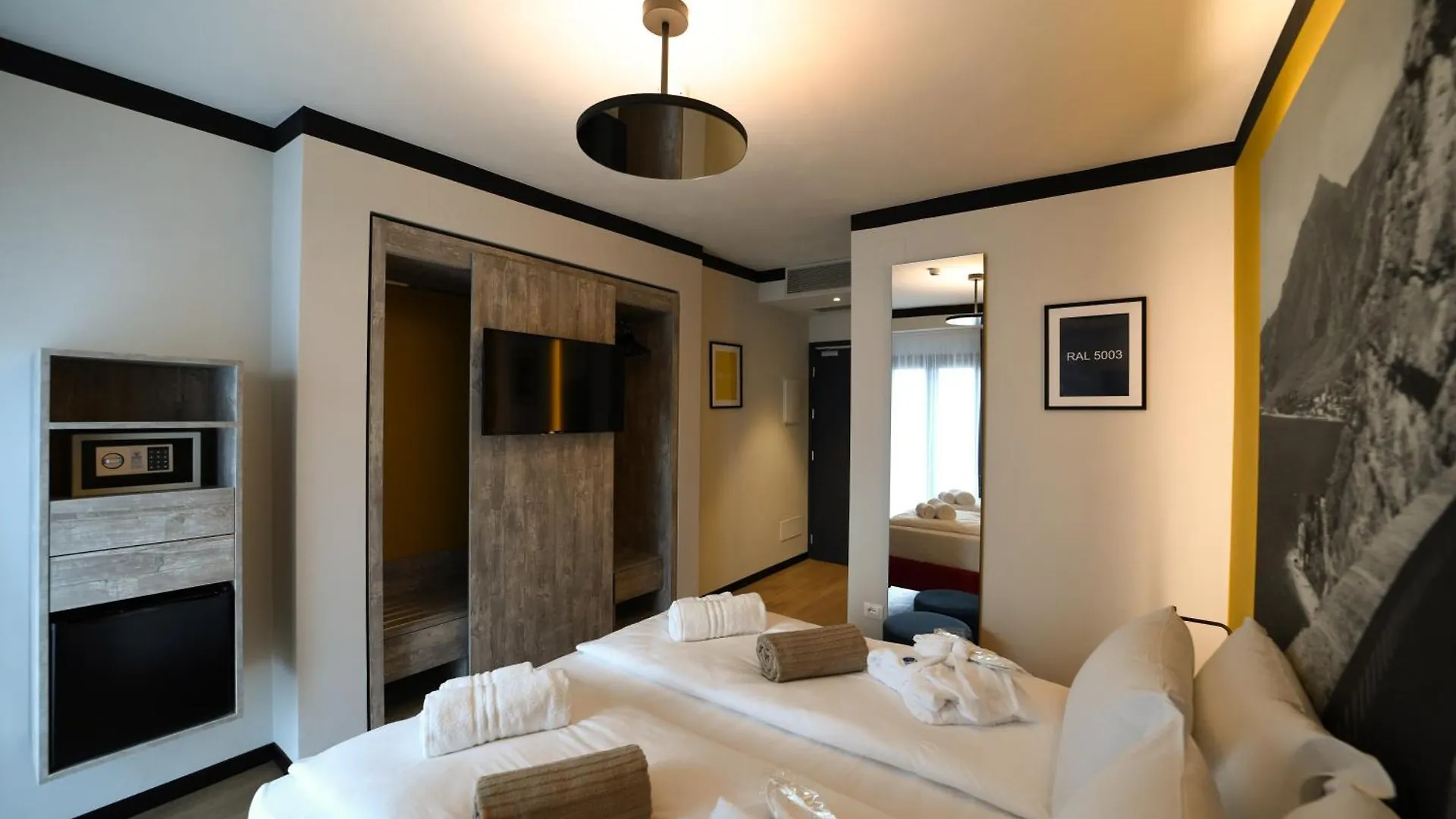 Hotel Villa Dirce Limone sul Garda 4*,  Italy