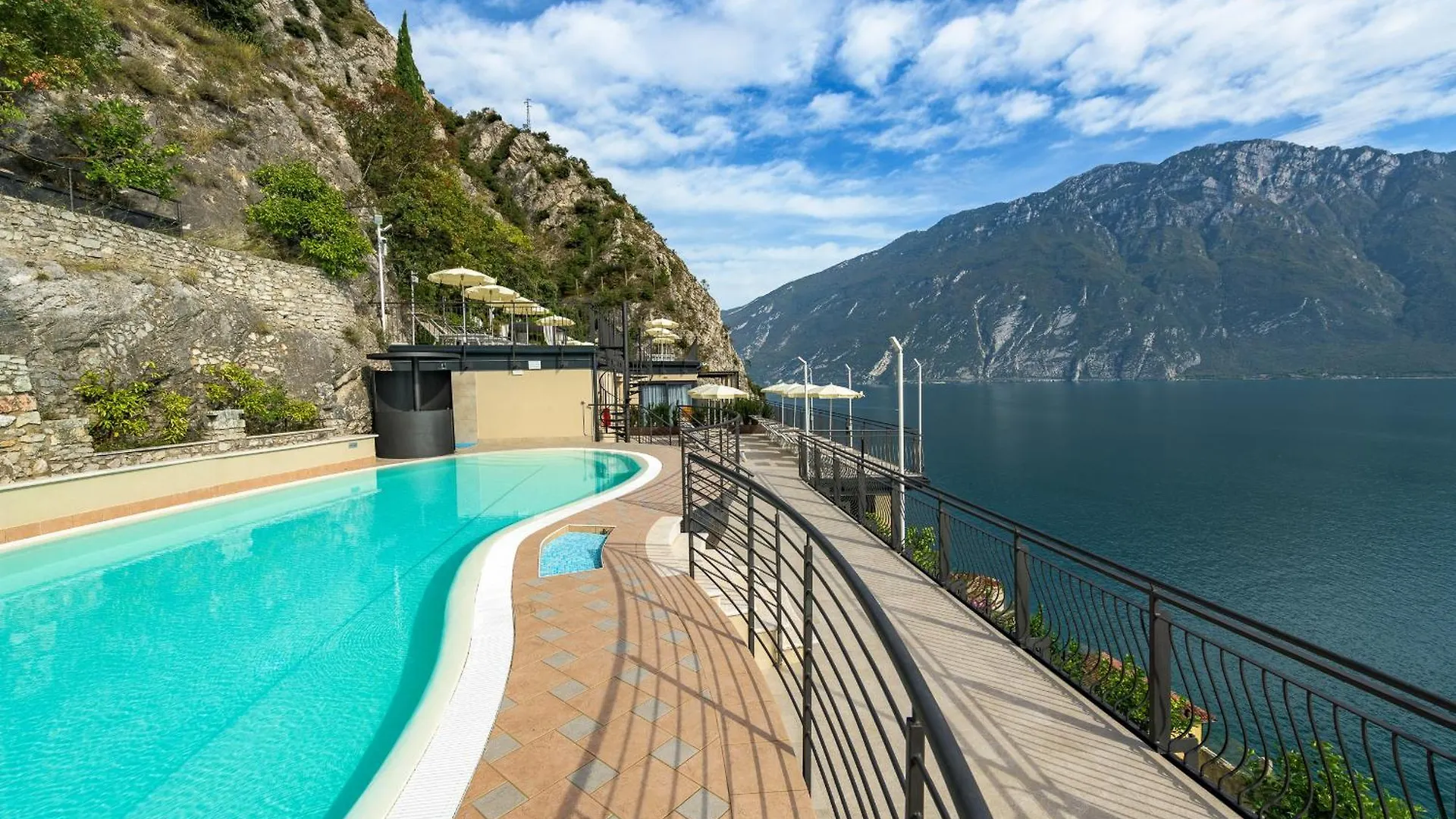 Hotel Villa Dirce Limone sul Garda 4*,