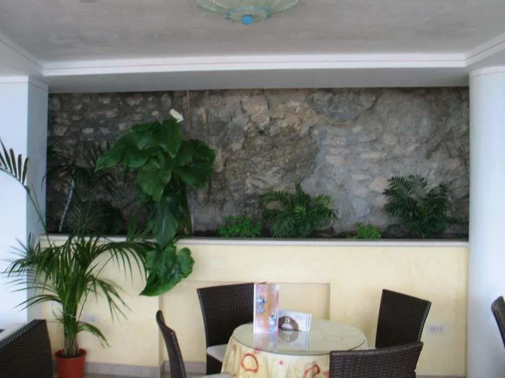 Hotel Villa Dirce Limone sul Garda